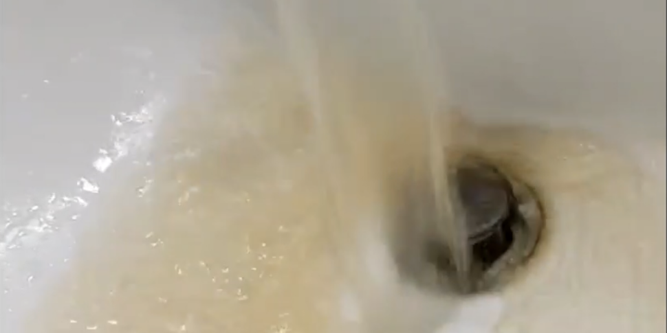 Acqua marrone in reparto, video choc al Policlinico di Messina