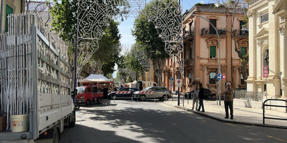 Messina, festeggiamenti per S. Antonio: chiusa 5 giorni la via Santa Cecilia. Malumore tra i commercianti