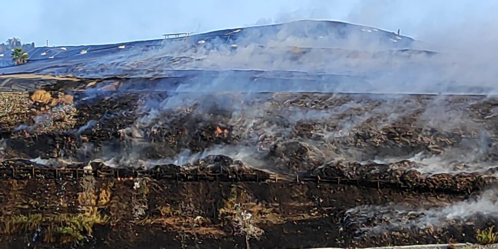 Incendio Ex Discarica Di Mazzarrà Sant'Andrea, Canadair Ancora In ...