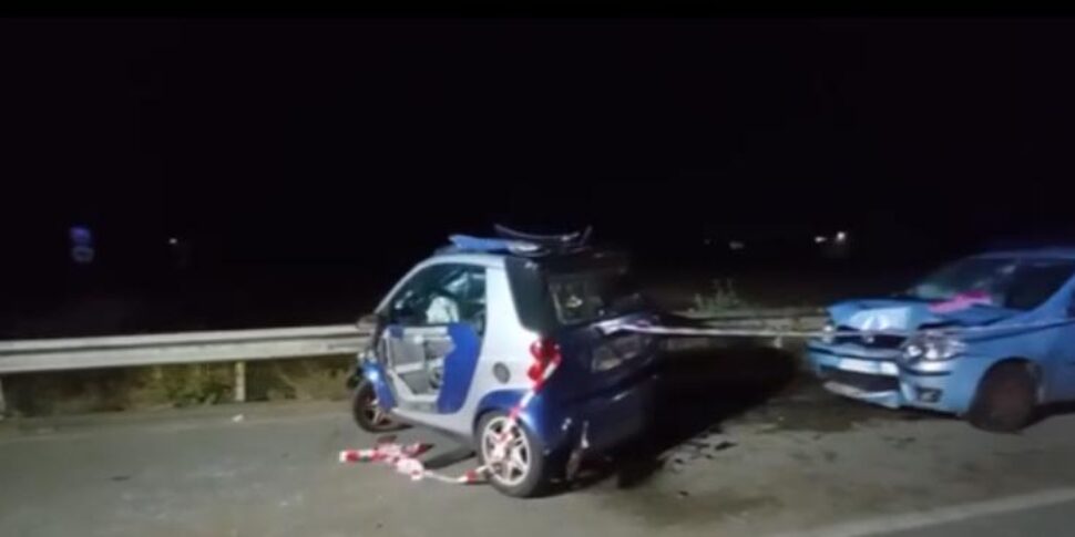 Drammatico incidente nel Salento, scontro tra tre auto: morta la 60enne Anna Orlando