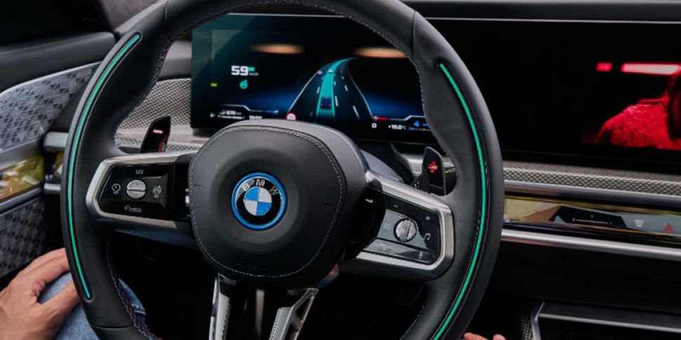 https://assets.gazzettadelsud.it/2024/06/su-bmw-serie-7-sistemi-avanzati-di-guida-autonoma-1888828-970x485.jpg