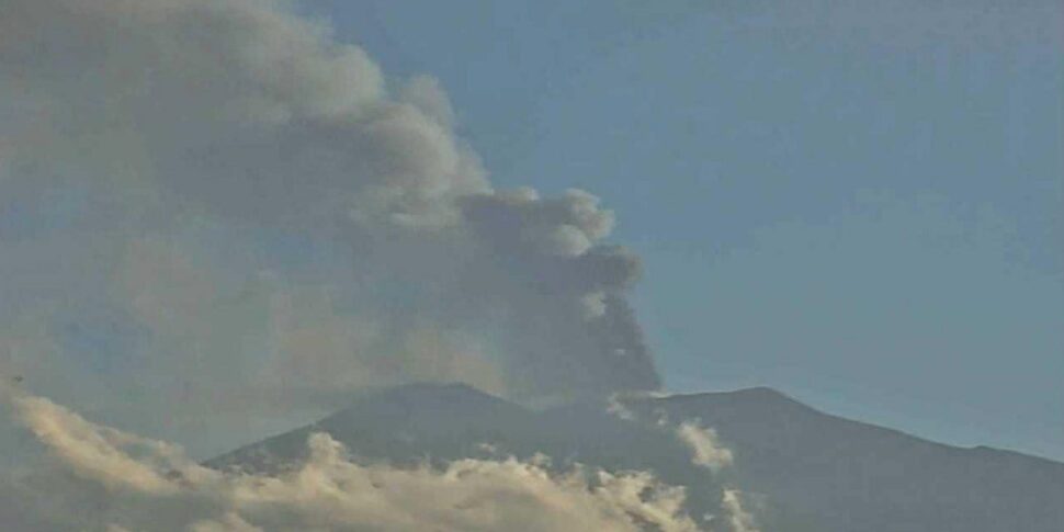 Etna in eruzione, all