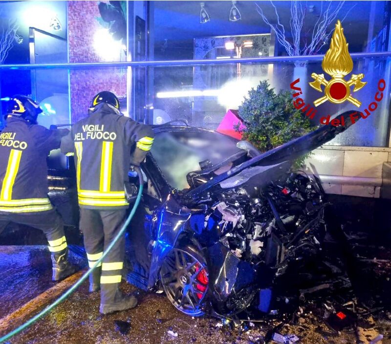 Una combo dei quattro giovani che la notte scorsa hanno perso la vita in un incidente stradale nella frazione Passo Eclano del comune di Mirabella Eclano, in provincia di Avellino. Dall'alto a sinistra in senso orario , nelle foto tratte dai loro social, Bilal Boussadra, Roy Anthony Ciampa, Francesco Di Chiara e Mattia Ciminiera, 14 luglio 2024 Ansa - Facebook - Instagram +++ATTENZIONE LA FOTO NON PUO' ESSERE PUBBLICATA O RIPRODOTTA SENZA L'AUTORIZZAZIONE DELLA FONTE DI ORIGINE CUI SI RINVIA+++ NPK