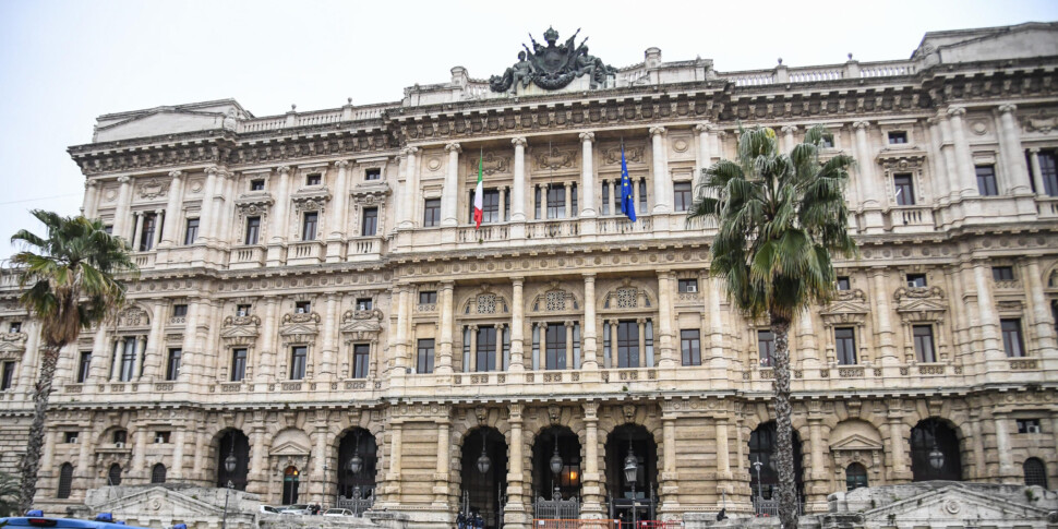 https://assets.gazzettadelsud.it/2024/07/cassazione-roma-scaled-970x485-1728239585.jpg