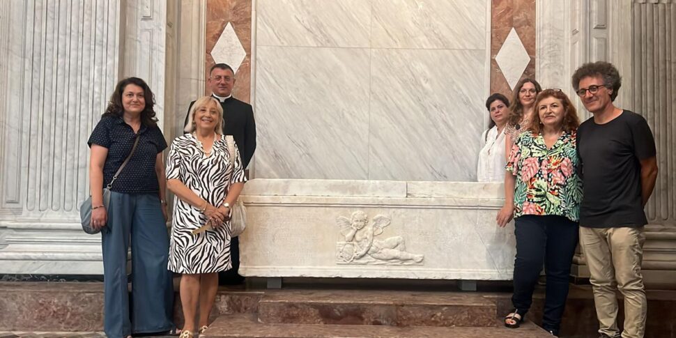 Messina, è tornato in Cattedrale un sarcofago della metà del ‘500 di una 12enne