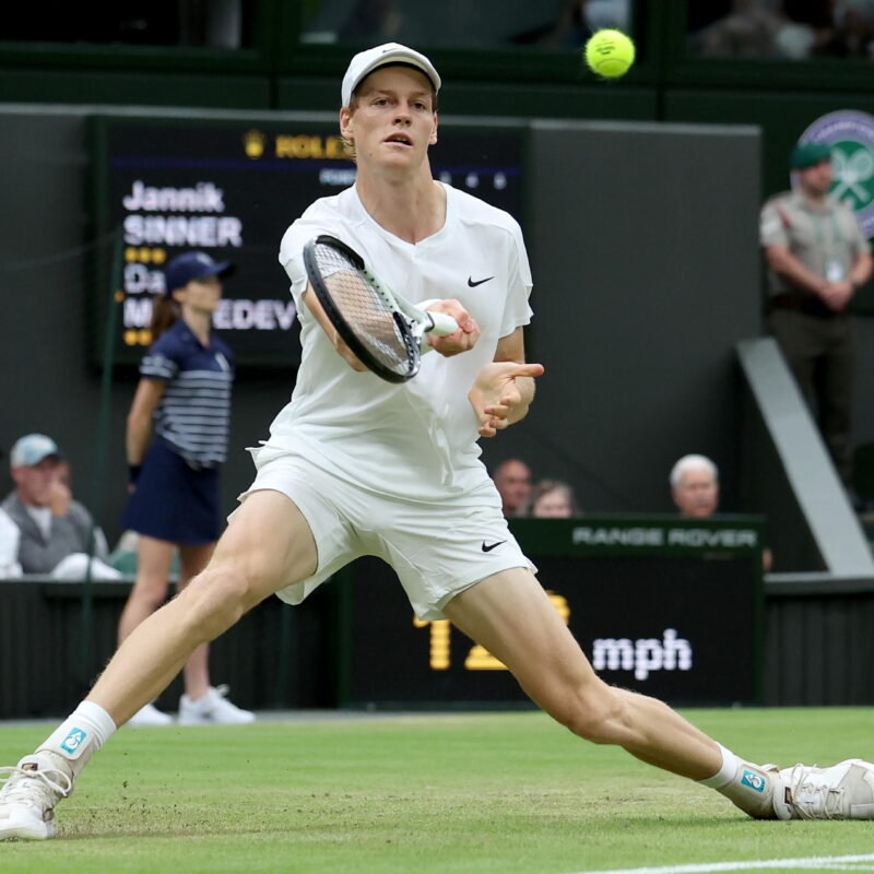 epaselect epa11468089 Jannik Sinner of Italy in action during the Men's quarterfinal match against Daniil Medvedev of Russia at the Wimbledon Championships, Wimbledon, Britain, 09 July 2024. EPA/NEIL HALL EDITORIAL USE ONLY