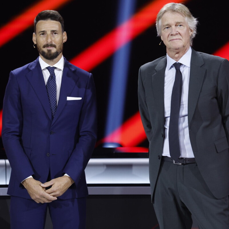 epa11573113 2025 UEFA Europa League final ambassador, Aritz Aduriz (L) and Swedish former player Glenn Stromberg (R) attend during the UEFA Europa League league phase draw 2024/25, in Monaco, 30 August 2024. EPA/SEBASTIEN NOGIER