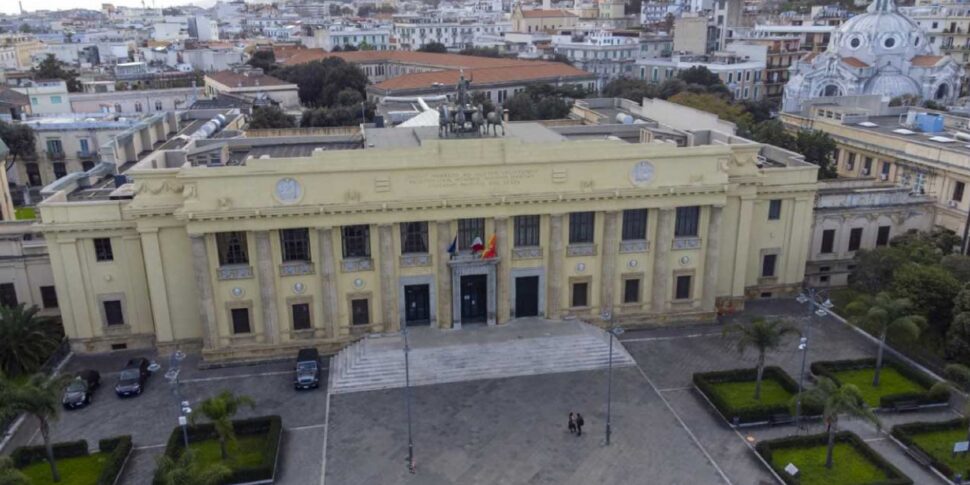 Arrestate due messinesi, in auto cocaina e hashish