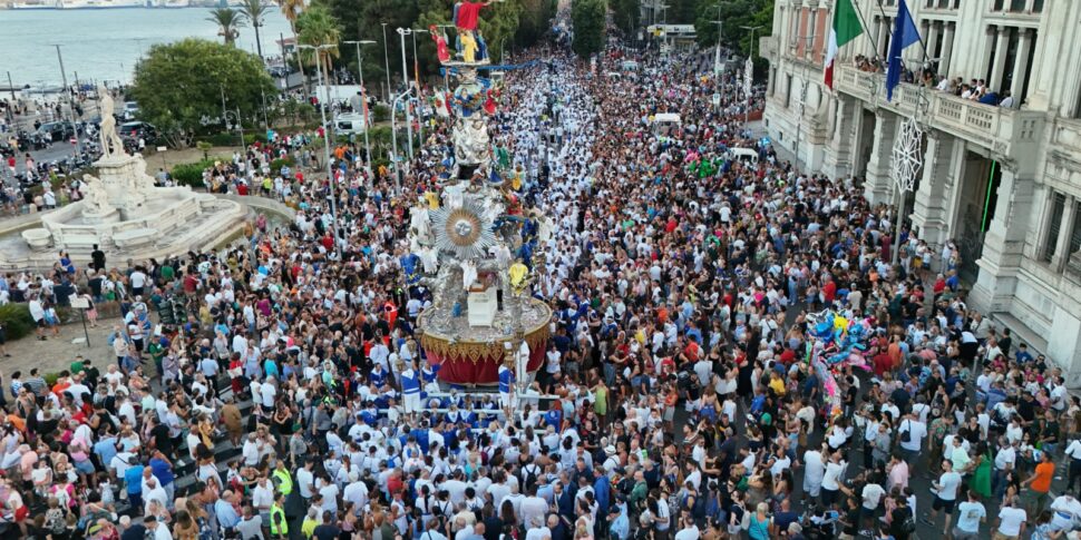 Preparativi per la Vara a Messina: nuovi abiti per i personaggi ed una posizione inedita per la statua della Madonnina