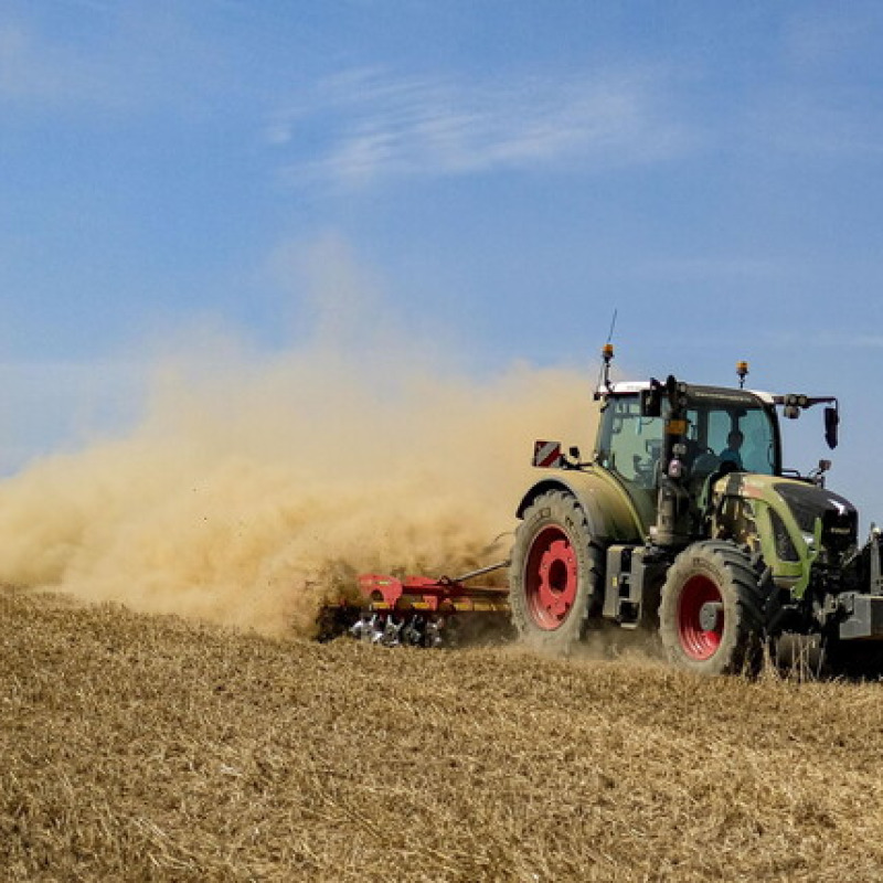 Ue alza il tetto dei fondi Pac anticipati per agricoltori