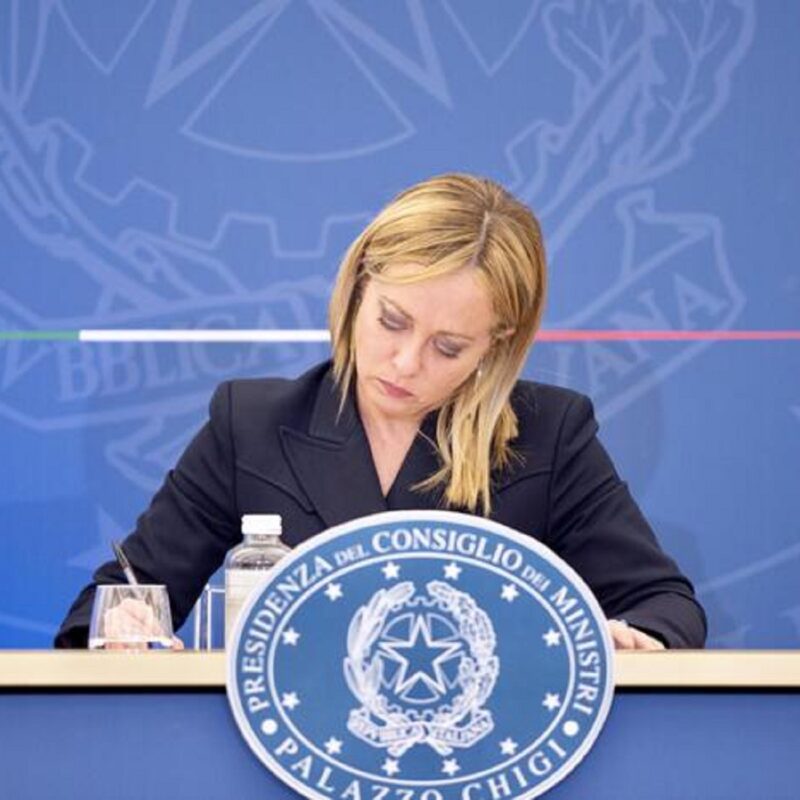 Il presidente del Consiglio, Giorgia Meloni, in conferenza stampa dopo il consiglio dei ministri, Roma, 31 ottobre 2022.ANSA/ UFFICIO STAMPA PALAZZO CHIGI/ FILIPPO ATTILI+++ ANSA PROVIDES ACCESS TO THIS HANDOUT PHOTO TO BE USED SOLELY TO ILLUSTRATE NEWS REPORTING OR COMMENTARY ON THE FACTS OR EVENTS DEPICTED IN THIS IMAGE; NO ARCHIVING; NO LICENSING +++ (NPK)