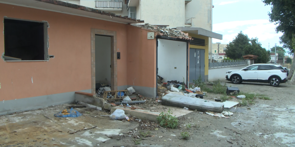 Sbaraccamento in via Evemero a Messina, prelevate tonnellate di rifiuti
