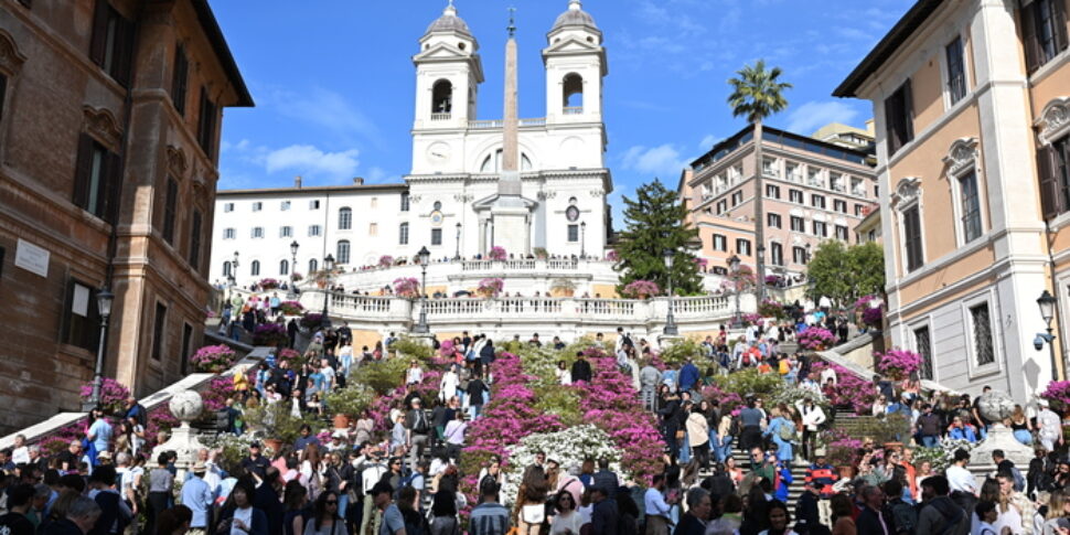 La Francia rivendica la proprietà della scalinata di Trinità dei Monti. Ecco la risposta di Roma