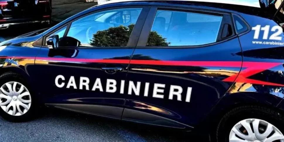 Uccide la moglie e chiama il 112: anziano si autodenuncia ai carabinieri