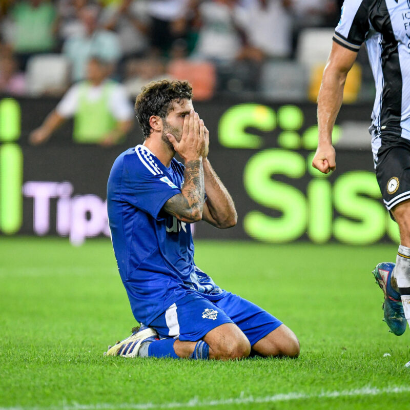 Disappointment of Como's Patrick Cutrone after missing the goal at penalty kick during the italian soccer Serie A match between Udinese Calcio vs Como 1907 at the Bluenergy Stadium in Udine, Italy, 01 September 2024. ANSA/Ettore Griffoni