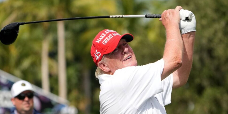 Spari nel campo da golf di Trump, ex presidente al sicuro