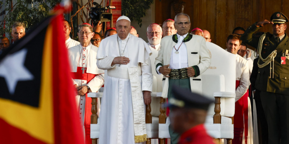 Papa Francesco a Timor Est: "Attenti alla corruzione, i preti non si sentano superiori al popolo"