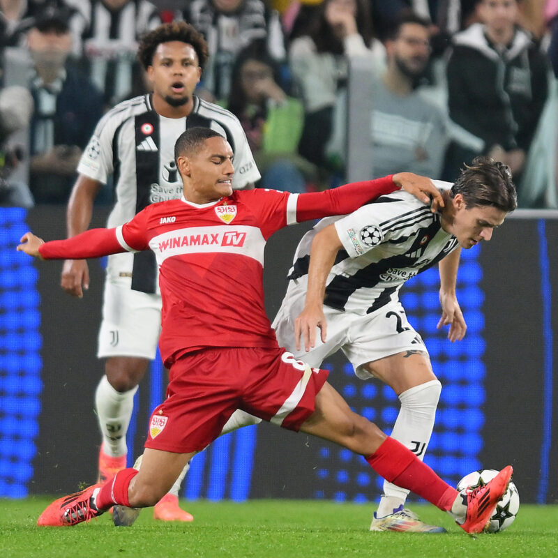 Juventus' Nicolò Fagioli and Stuttgart's Enzo Millotin action during the Uefa Champions League soccer match Juventus FC vs Stuttgart FC at the Allianz Stadium in Turin, Italy, 22 october 2024 ANSA/ALESSANDRO DI MARCO