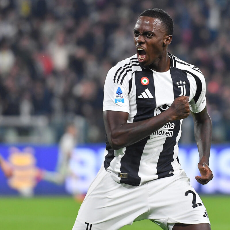 Juventus' Tomothy Weah jubilates after scoring the gol (2-2) during the italian Serie A soccer match Juventus FC vs Parma Calcio at the Allianz Stadium in Turin, Italy, 30 october 2024 ANSA/ALESSANDRO DI MARCO