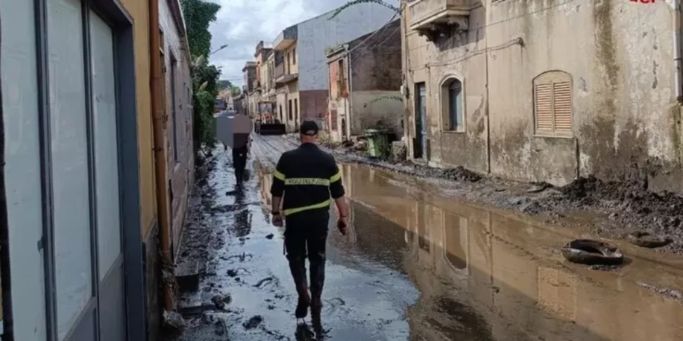 Giarre e Mascali invase dal fango: danni ingenti ed emergenza dopo il violento temporale nel Catanese