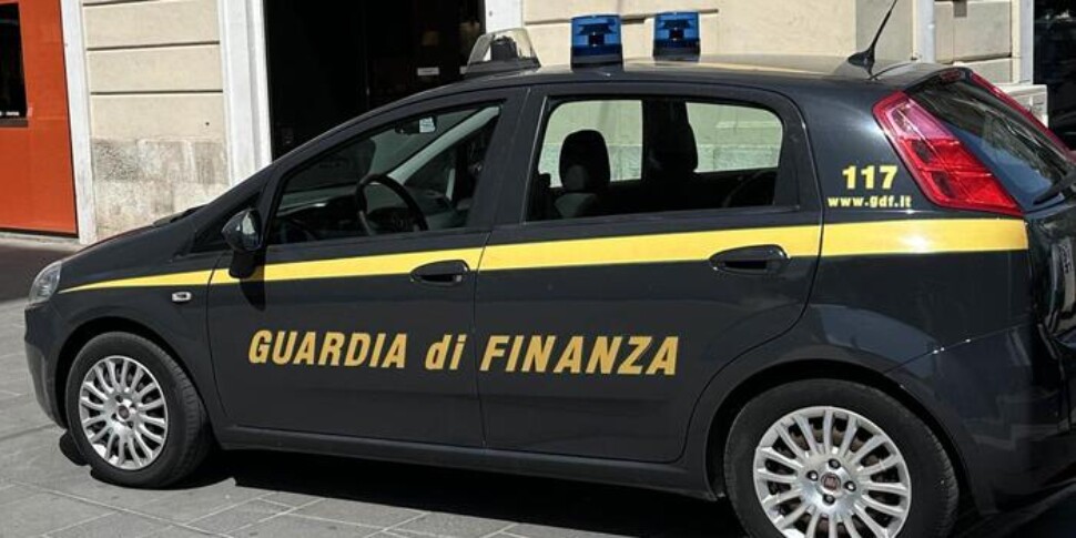 https://assets.gazzettadelsud.it/2024/10/guardia-di-finanza-gdf-970x485-1729680364.jpg