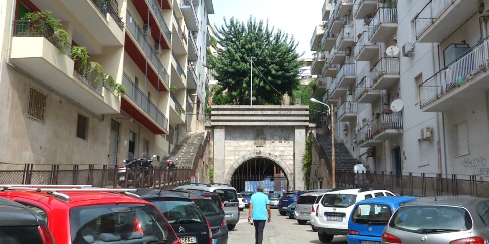Galleria Santa Marta di Messina, l'acqua continua a sgorgare dalla volta