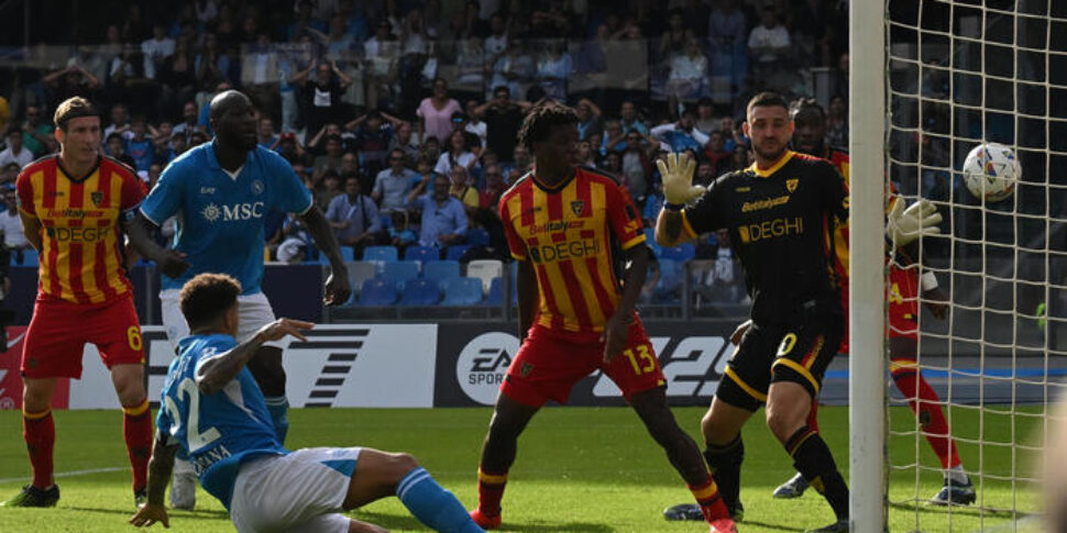 https://assets.gazzettadelsud.it/2024/10/napoli-lecce-970x485.jpg