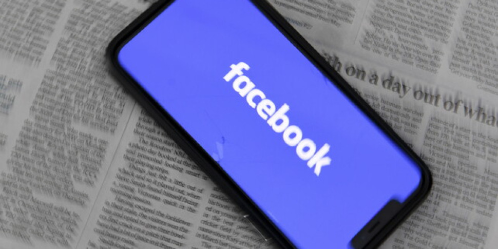 Meta avvia negli Usa il nuovo programma di verifica dei post: su Facebook, Instagram e Threads arrivano le note della comunità