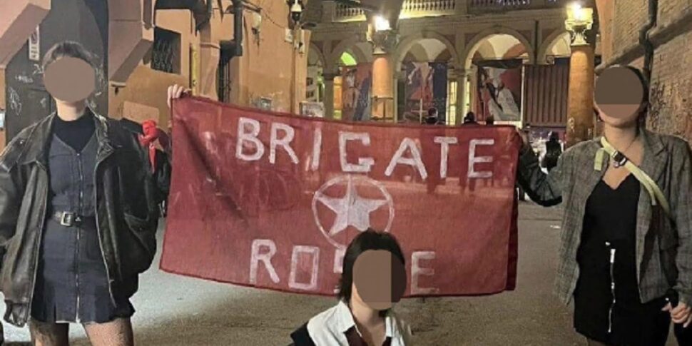 Tre ragazze travestite da "rapimento di Aldo Moro" per Halloween, è polemica