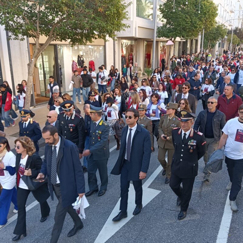 Messina, in marcia per manifestare solidarietà alle donne vittime di violenza