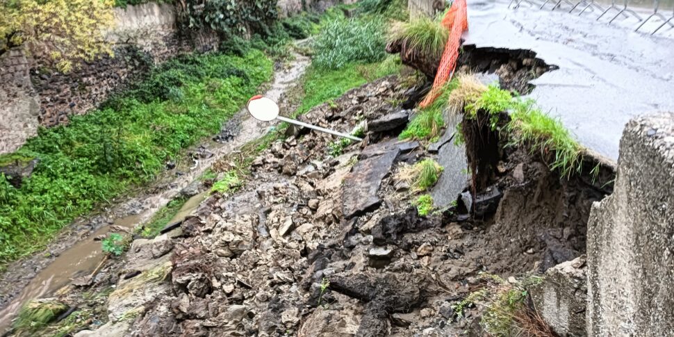 Messina: strada crollata a Zafferia, si attende l'ok del genio civile
