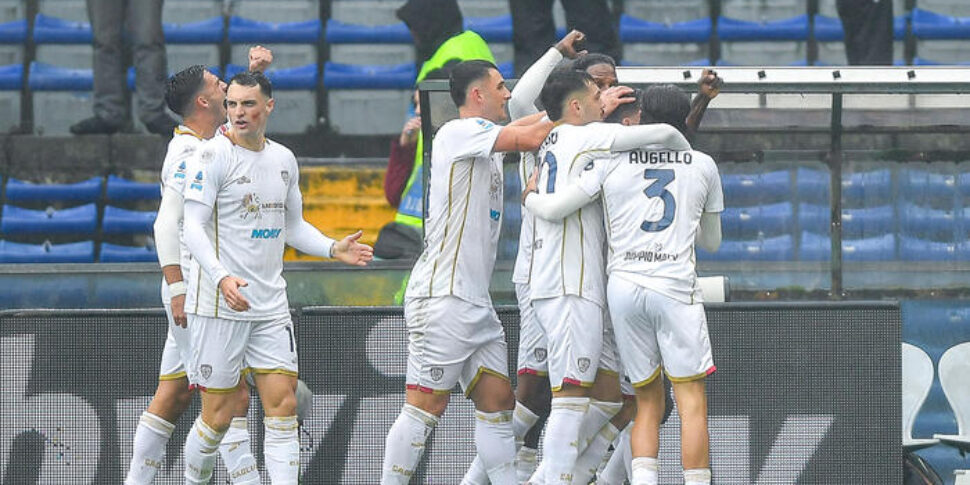 Quattro gol a Marassi nel lunch match: un punto a testa per Genoa e Cagliari