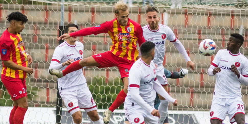 Goal collection Serie D: corre il Siracusa, insegue la Scafatese. Stop per Reggina e Vibonese, sorpresa Sambiase