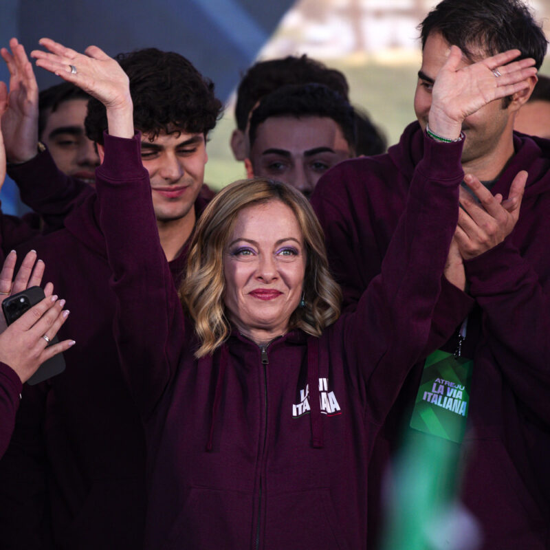 Il presidente del Consiglio Giorgia Meloni durante lÕevento di chiusura della manifestazione politica di Fratelli dÕltalia (Fdl), Atreju la via italiana, al Circo Massimo, Roma, 15 dicembre 2024. ANSA/ANGELO CARCONI