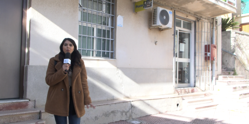 Messina, la chiusura dell'ufficio postale di San Filippo superiore: residenti scendono in piazza