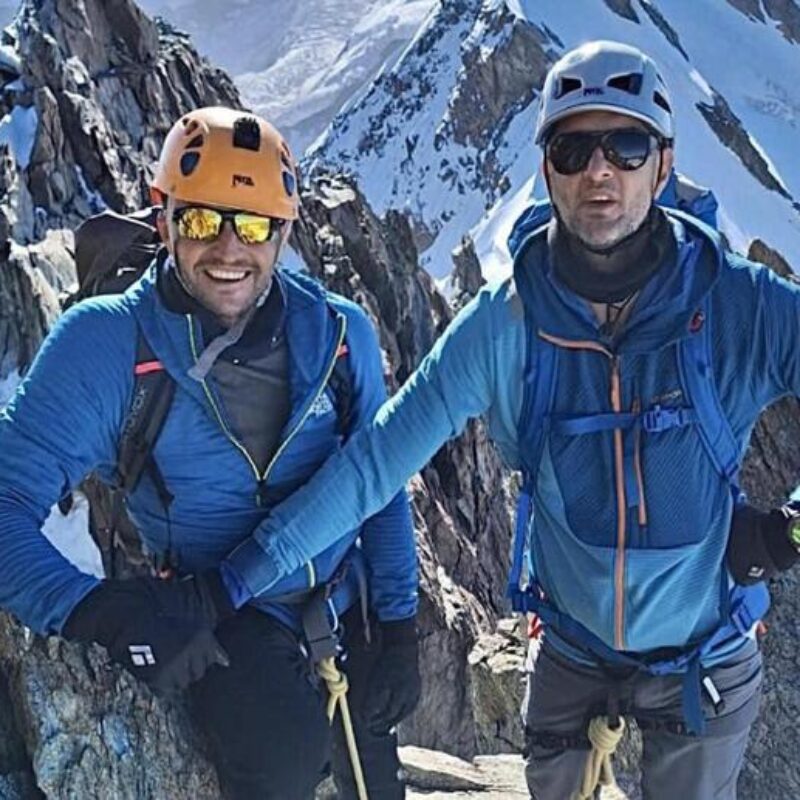 Luca Perazzini, 42 anni, e Cristian Gualdi, di 48 anni, i due alpinisti emiliani, scivolati in un canalone sul Gran Sasso a quota 2.700 metri, dove sono bloccati da domenica pomeriggio in attesa dei soccorsi, sospesi da ore a causa del maltempo che imperversa sulla zona, con visibilità ridotta a zero e raffiche di vento a 100 km orari. Facebook Luca Perazzini + ATTENZIONE LA FOTO NON PUO' ESSERE PUBBLICATA O RIPRODOTTA SENZA L'AUTORIZZAZIONE DELLA FONTE DI ORIGINE CUI SI RINVIA + NPK