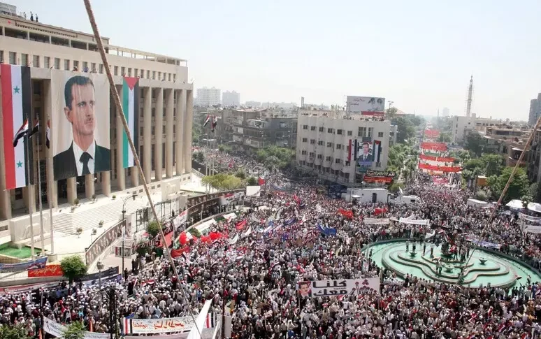 I ribelli puntano Damasco, sono a 20 km dalla capitale. Voci di fuga su Assad. Alla Farnesina riunione sull