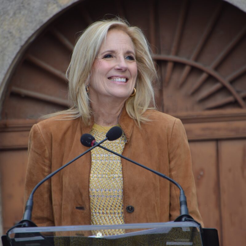 Lady Biden a Messina: "Gesso adesso brilla anche dentro di me, i miei bisnonni camminavano su queste strade e io ho servito le braciole alla Casa Bianca" IL DISCORSO INTEGRALE