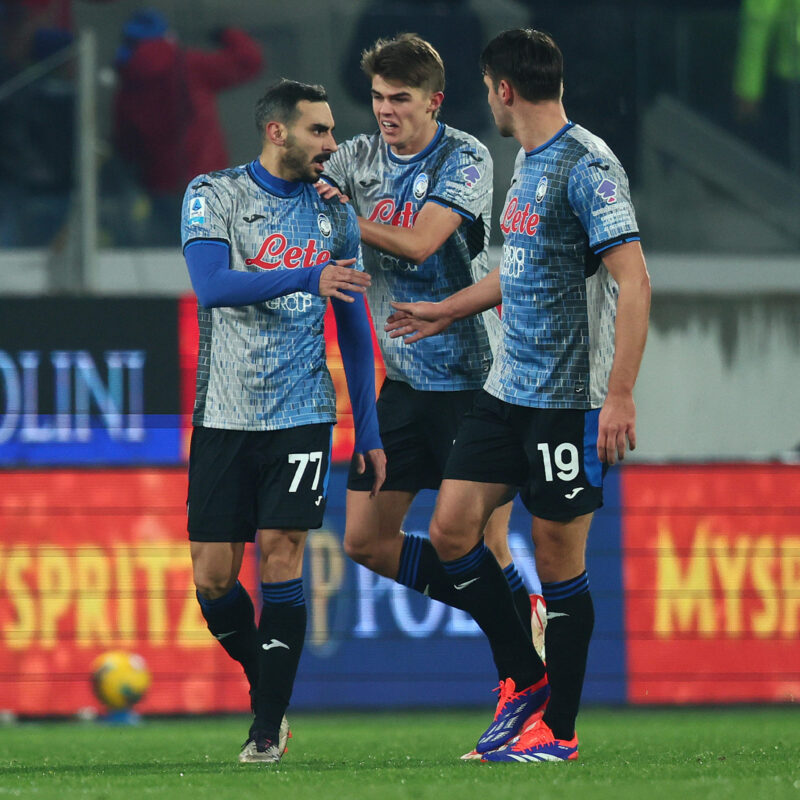 Atalanta's Charles De Ketelaere celebrates after goal 1-1 with his teammates Davide Zappacosta and Berat Djimsiti during the Italian Serie A soccer match Atalanta BC vs Empoli FC at Gewiss Stadium in Bergamo, Italy, 22 December 2024.ANSA/MICHELE MARAVIGLIA