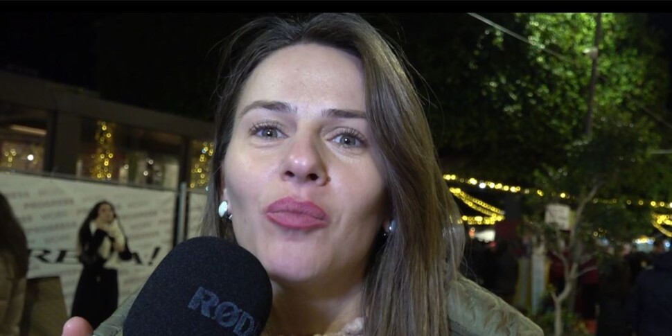 Buon Natale, gli auguri dei messinesi ai... messinesi. Voci dalla piazza