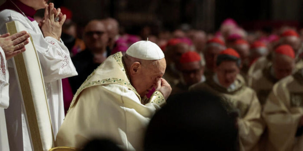 Parte il Giubileo, al via la celebrazione in Vaticano. Papa Francesco: "Con la Porta Santa entriamo nella vita nuova" LA DIRETTA