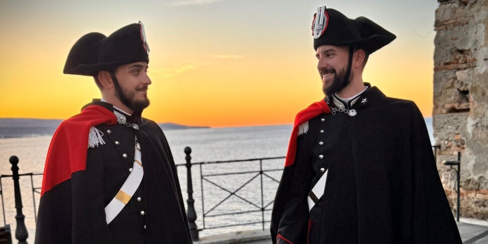 Carabinieri In Grande Uniforme Tra Le Vie Di Vibo Valentia Serra San Bruno Tropea Nicotera E