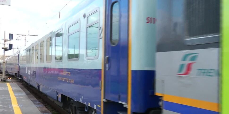 Il Sicilia Express è arrivato a Messina. Il treno degli “emigrati” ha battuto il caro voli