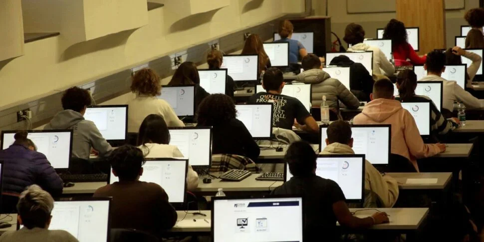 https://assets.gazzettadelsud.it/2024/12/universita-fantasma-palermo-970x485.webp