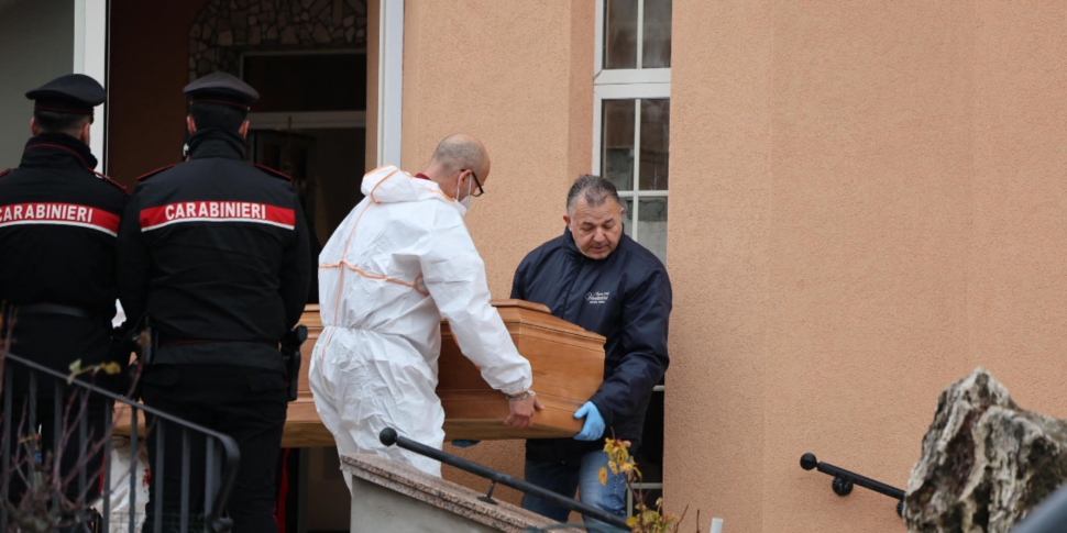 Omicidio suicidio in famiglia a Gualdo Tadino, gli inquirenti cercano di ricostruire il movente