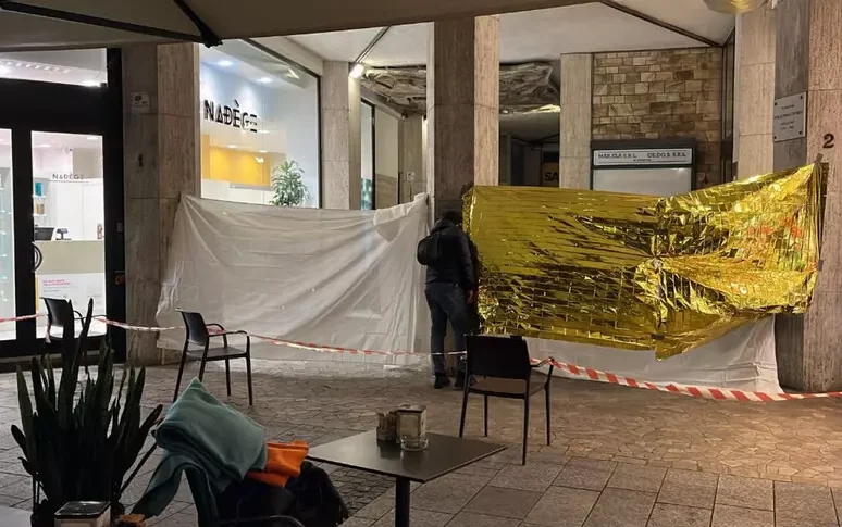 Tragedia in pieno centro a Bergamo, addetto alla sicurezza di un supermercato ucciso a coltellate. Lo chiamavano Lookman