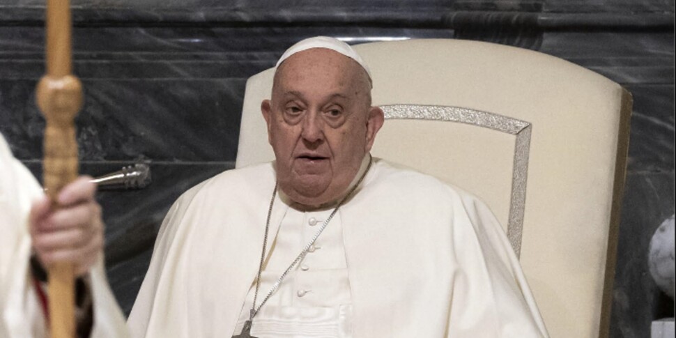 Papa Francesco: "Basta colpire i civili, rispettate i diritti umani"