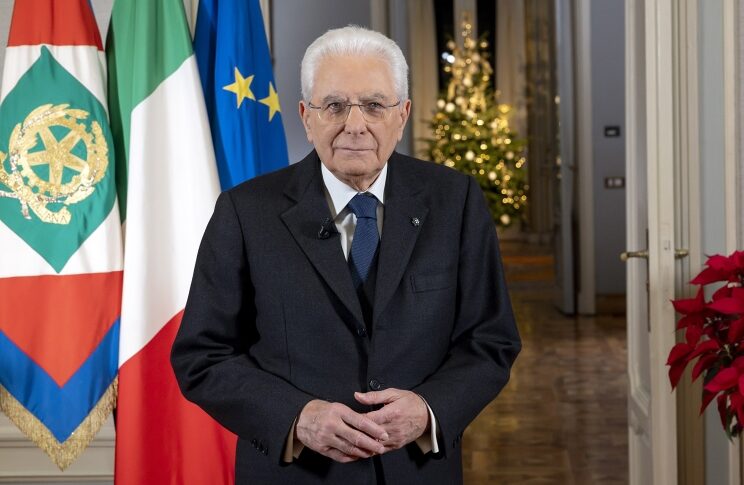 Rispetto, speranza e responsabilità: gli auguri di Mattarella ai giovani, tra il "rumore" contro i femminicidi e un "patriottismo" speciale