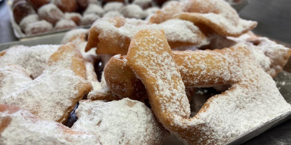 Dalle chiacchiere alle castagnole, aspettando il Carnevale. Ecco cinque ricette di dolci INGREDIENTI E PREPARAZIONE