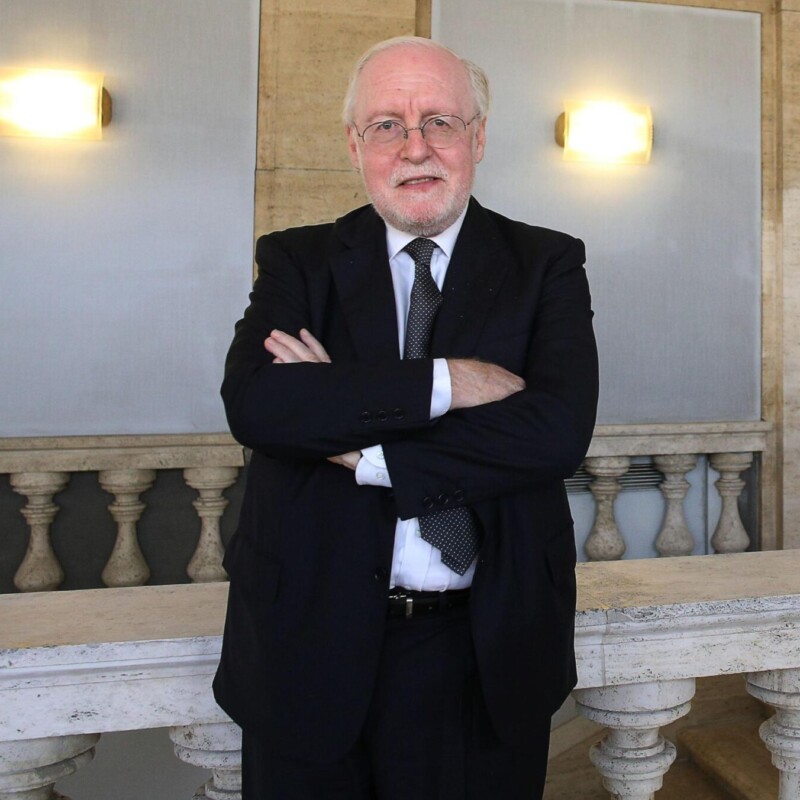 Gaetano Silvestri presidente della Corte Costituzionale in una foto del 2013.Sia Silvestri, sia Luigi Mazzella, l'altro giudice giunto al termine dei 9 anni di mandato - il primo eletto in quota centro sinistra e il secondo in quota centro destra - scadono il 28 giugno.ANSA/ALESSANDRO DI MEO